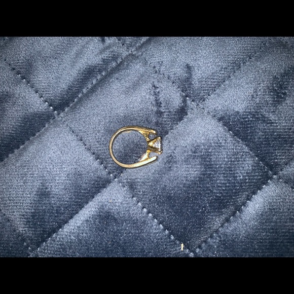 Diamond ring - Picture 2 of 2